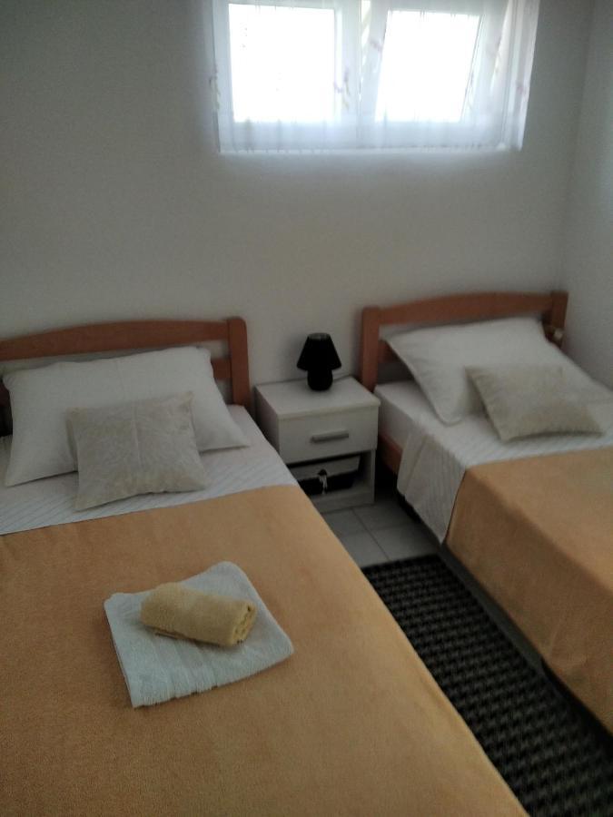 Apartment Anny Pula Luaran gambar